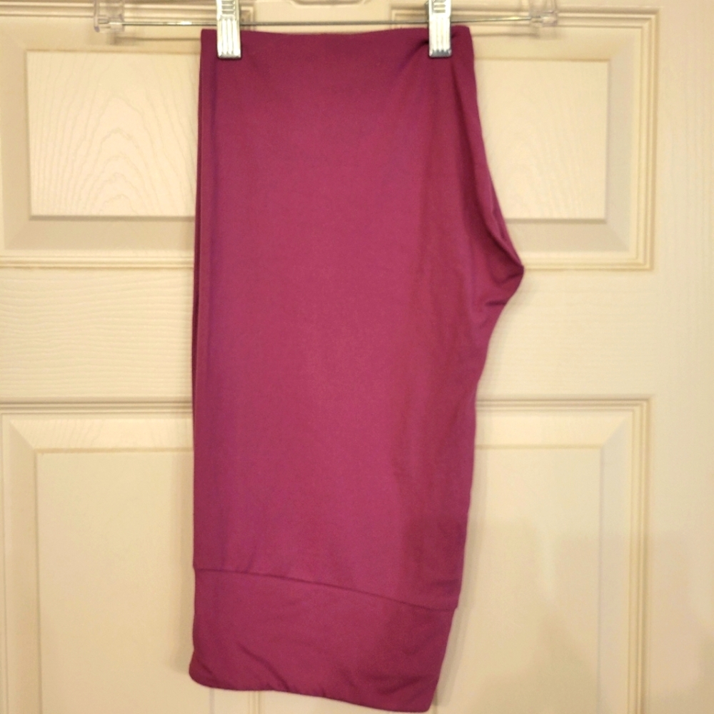 LuLaRoe Tall & Curvy Leggings TC EUC Magenta Solid